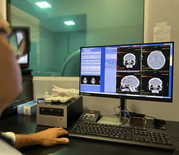 Clínica Edifício Saúde — corredor